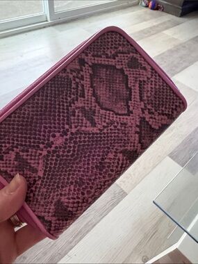 BUXTON pink wallet
